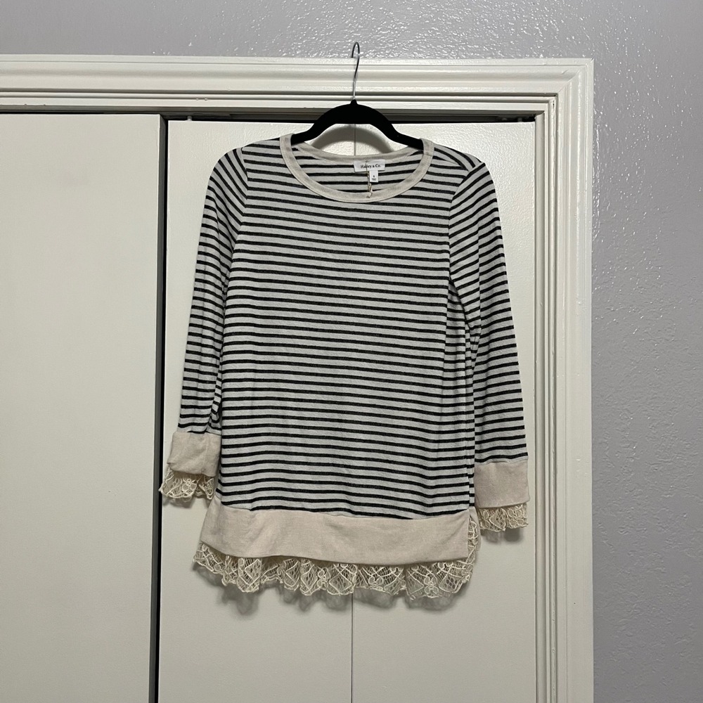 Hailey & Co Striped Lace Bottom Tunic Top Magnolia Lane Boutique‎ NWT